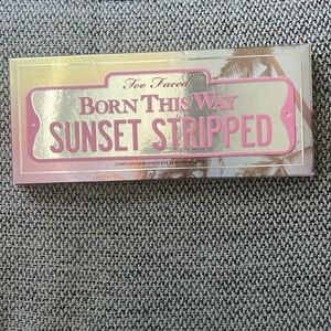 Too faced Born this way sunset stripped palette